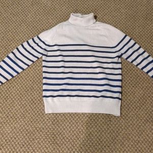 American eagle turtleneck sweater